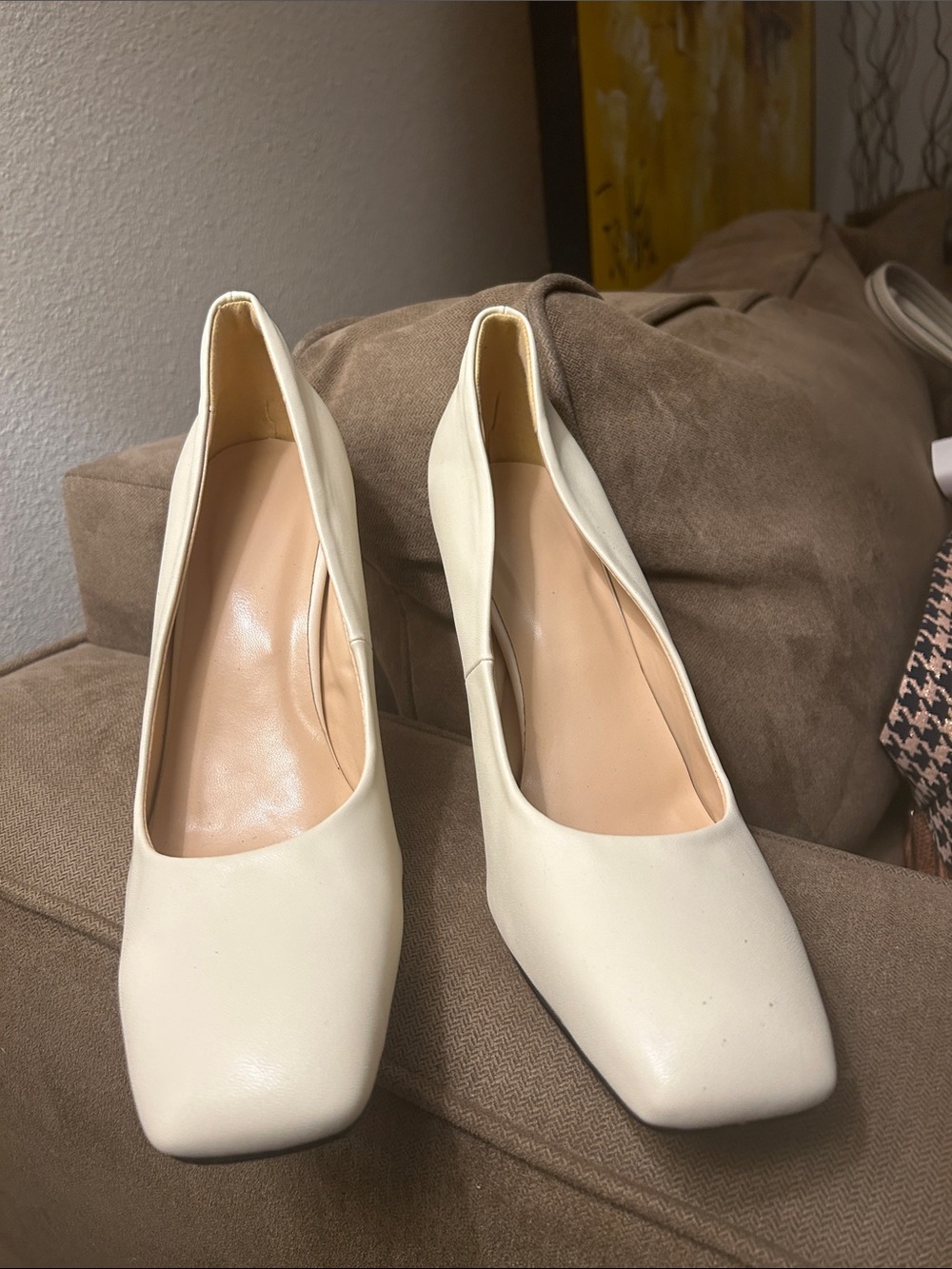 Women's Cream Square-Toe Mid Heel Pumps